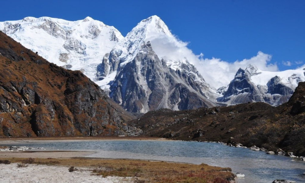 kanchenja north and south base camp trek 